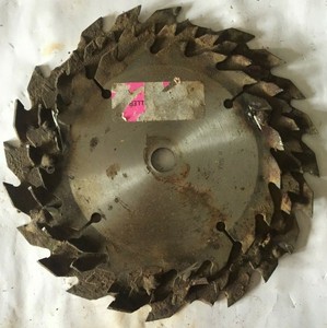 Old Circular Saw Blades Welded For Artist Painting And Decorative