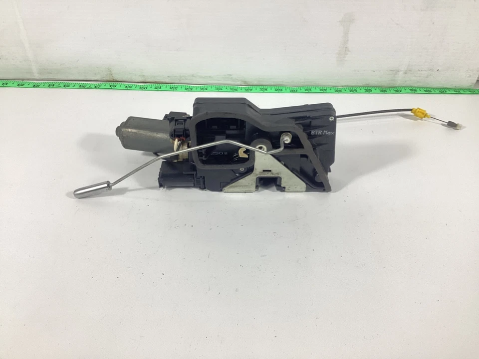 BMW 750I E65 2006-2008 - Actuador de cerradura de puerta delantera derecha 7169250 OEM. Foto 2 de 4