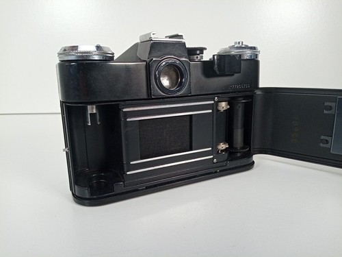 Vintage Zenit E Film Camera Serial Number 77258739 - Picture 16 of 24