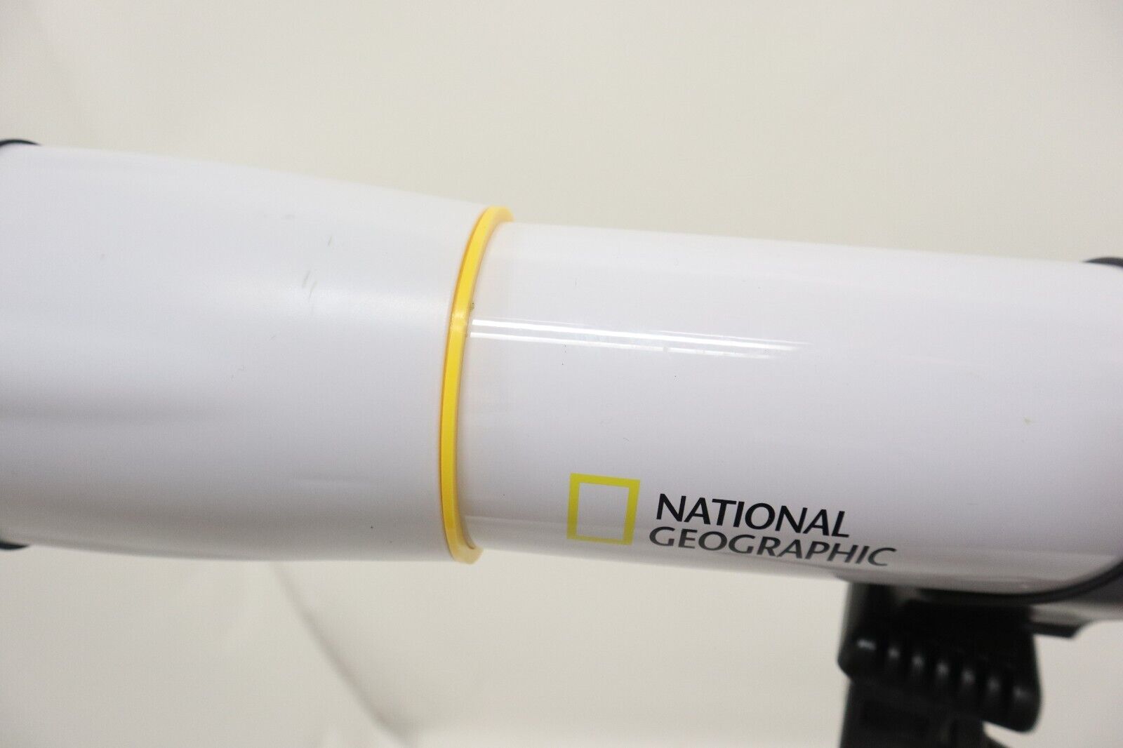 National Geographic RT70400 70mm Reflector Telescope with Panhandle
