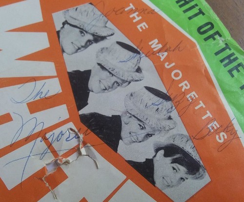 White Levi's - Autographed - Imagen 2 de 4