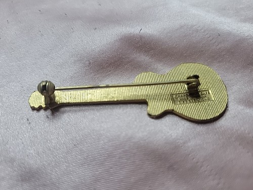 Vintage Hard Rock Cafe Blue Les Paul Guitar No City Enamel Pin Rare - Picture 2 of 2