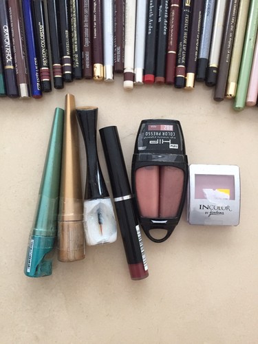 Makeup Bundle - Picture 5 of 7