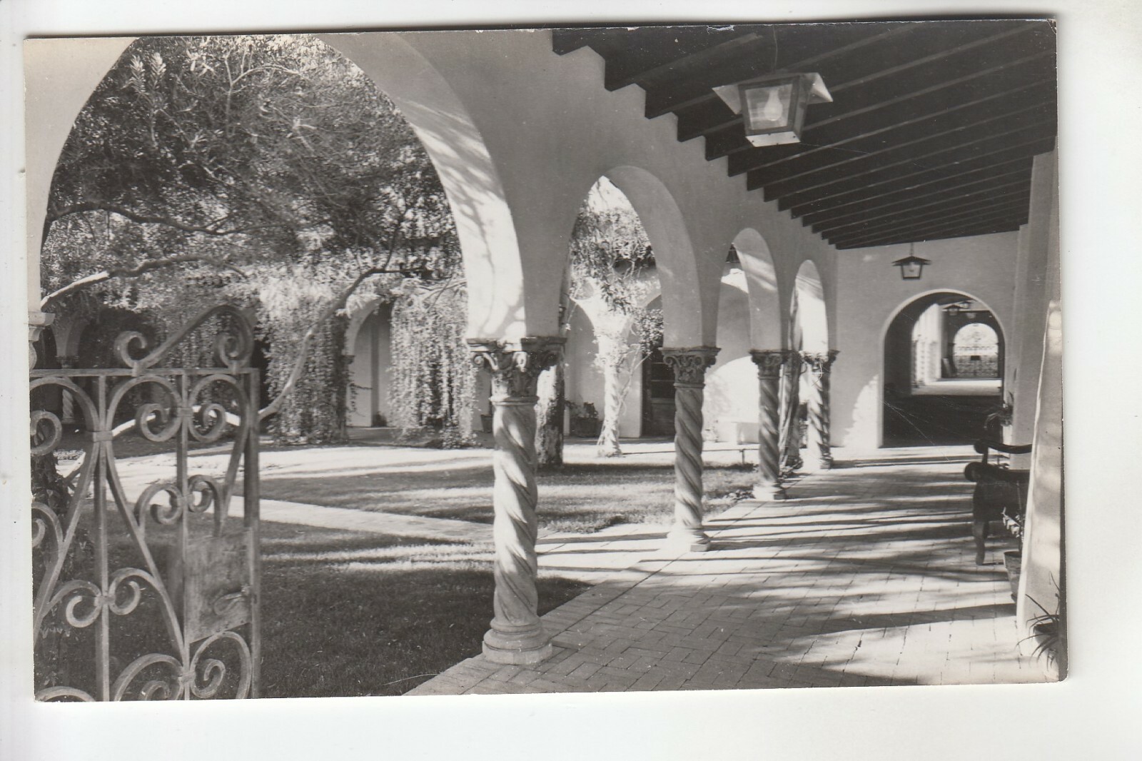 Picture 1 of 1