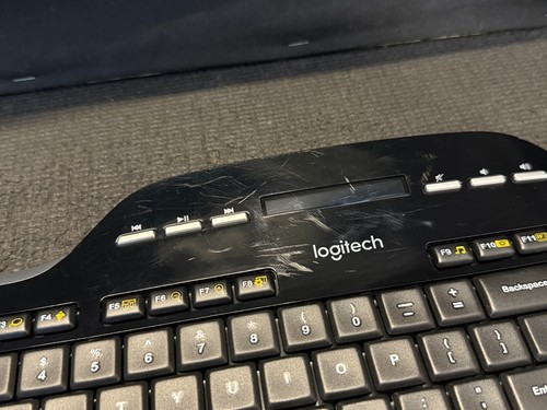 Logitech MK710 Performance Wireless Keyboard w LCD Dashboard Unifying Receiver - Picture 4 of 12