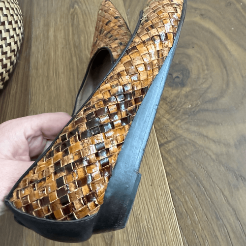 Donald J Pliner Italy Basketweave Leather Pointy Toe 3/4” Wedge Flats 7.5 - Picture 6 of 18