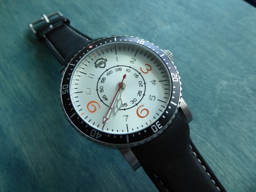 Shield Gilliam Diver Silver Dial 43 mm Quartz Movement w Black Leather Strap - Picture 2 of 7