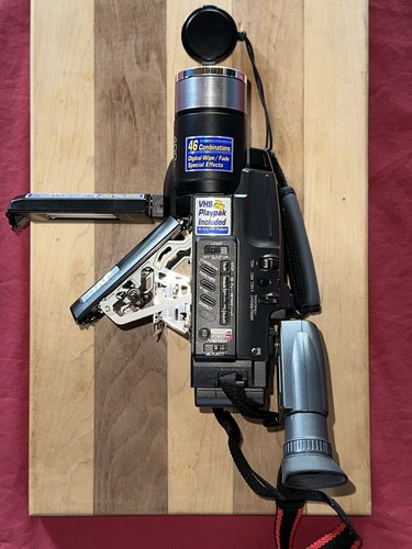 JVC Compact VHS-C 400x Zoom GR-AXM230U Camera Has 2 Tapes, Bag, 2 BATTS, Charger - Bild 3 von 24