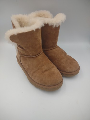 UGG Girls Bailey Button 5991Y Brown Chestnut Shearling Snow Boots Size 5
