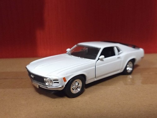 Ford Mustang 1970 1/38 scale by Welly in white. Cool car - Picture 2 of 7