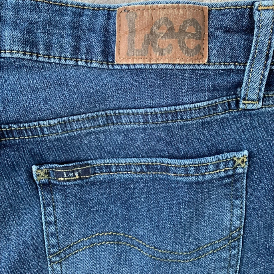 Lee Women's Bootcut Sz 6M Jeans Mid Rise Medium Wash Denim Casual Classic 29x29 - Image 2 of 4