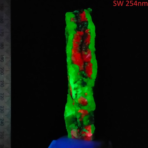 Watermelon Chalcedony Calcite short wave fluorescent specimen Nebraska US 0.23kg - Picture 1 of 8