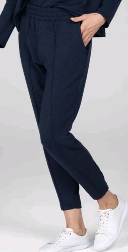 Pantalón Kira Grace Traveler Pintuck Jogger Talla Mediana Azul Marino - Imagen 2 de 9