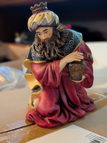 Grandeur Noel 9 Pc  Handpainted Porcelain Nativity Set 2002 Collectors Edition - Picture 14 of 24