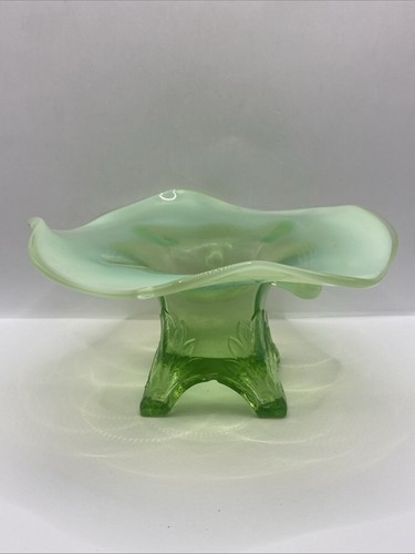 Jefferson "Swag With Brackets" Green Opalescent Art Glass -3 1/2" X 6 1/2" - Picture 2 of 7