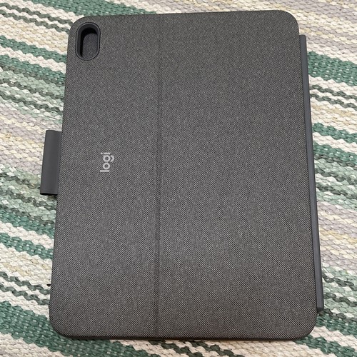 logitech combo touch ipad 10th generation - Picture 7 of 7