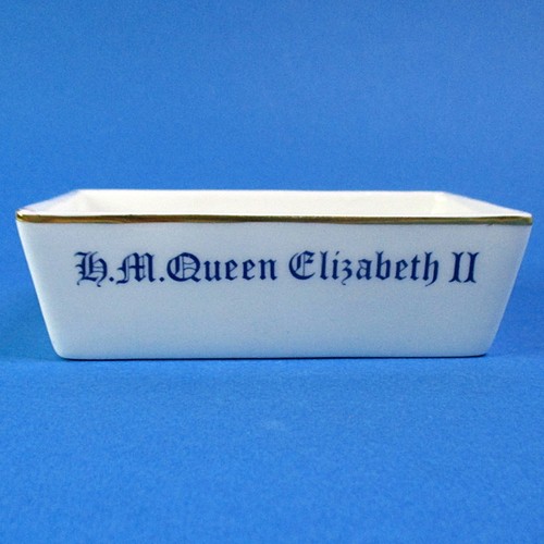 Coronation Queen Elizabeth II 1953 - Lidded Trinket Box- Aynsley Bone China - Picture 6 of 11
