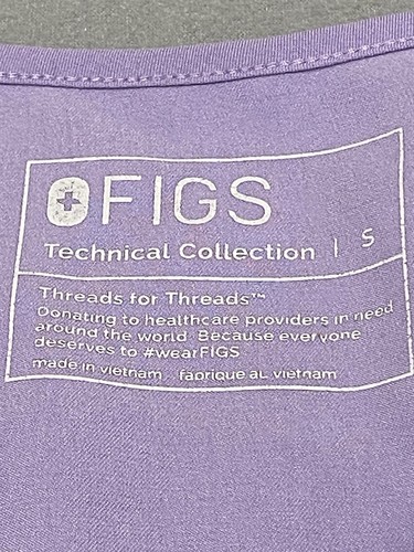 FIGS Women’s Lavender Small Scrub Top Technical Collection Purple FW1000 Pocket - Picture 4 of 9