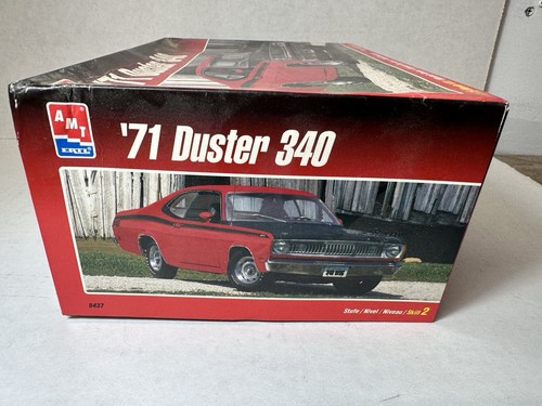 AMT 1971 Plymouth Duster 340 1:25 Model Kit #8437 1998 (COMPLETE / UNBUILT) - Picture 3 of 6