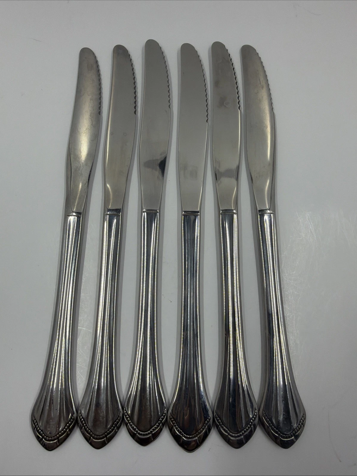 Oneida Marquette Flatware 6 Serrated Dinner Steak knives Silverware
Opens in a new window or tab