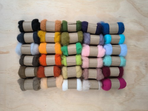 Carded Maori Wool Set 150g 30 colours kit for needle/wet felting DHG Wool batts - Picture 5 of 6