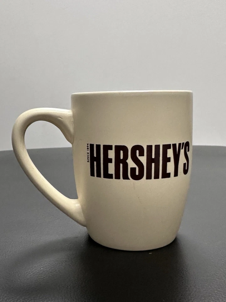Caneca Hershey’s Today Is A Chocolate Kind Of Day 4” altura - Imagem 2 de 4
