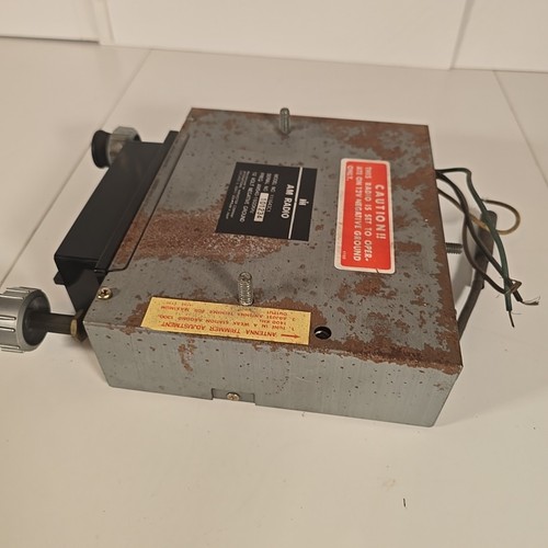 1986 International Harvester Model 111643C1 (RARE) FACTORY AM RADIO Untested - Picture 13 of 14