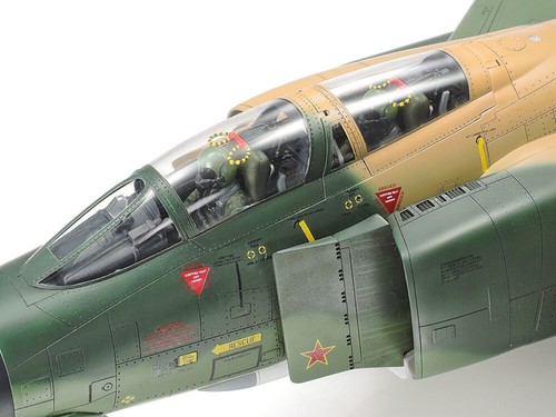 Tamiya 60305 1/32 MCDONNEL F-4 CD PHNT - Picture 3 of 5