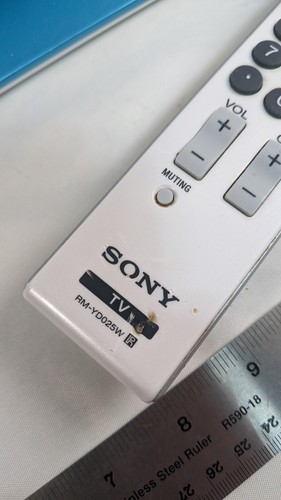 Sony Bravia KDL-19M4000 White with Neon Blue TV Television With Remote WORKS!  - Picture 10 of 15