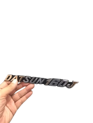 1x DATSUN DATSUN 160J VINTAGE STYLE EMBLEM BADGE LOGO STICKER DECAL MINI - Picture 3 of 3