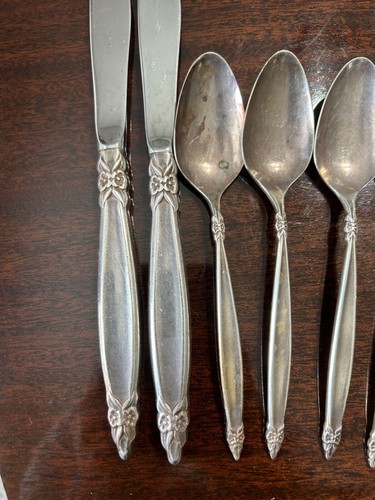 Vintage 1847 Rogers Bros Garland 8pcs Silverware 4 Knives 4 Teaspoons - Bild 4 von 6