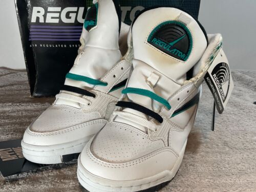 Zapatos de baloncesto LA Gear Regulator Pump 1991 vintage blanco/negro/verde juvenil 7,5 - Imagen 2 de 11