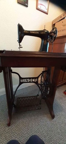 Vintage Singer treadle sewing machine No.66 w/original accessories instructions! - Picture 3 of 18