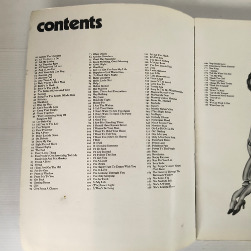 The Beatles Complete Guitar Edition by Ray Connolly Paperback Book Wise - Imagen 6 de 12