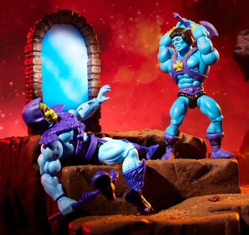 Masters of the Universe Origins HE-SKELETOR  & PANTHOR Flocked Walmart Exclusive - Picture 10 of 11
