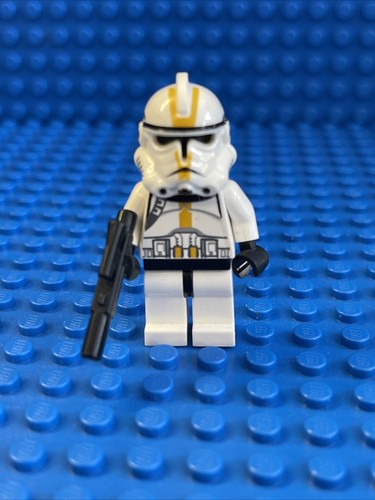 Genuine Lego CLONE TROOPER EP. 3 Yellow Markings - Star Wars Minifigure -7655