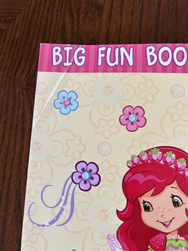 Big Fun Book to Color Strawberry Shortcake Berry Dazzling 2014 American Greeting - Picture 3 of 4