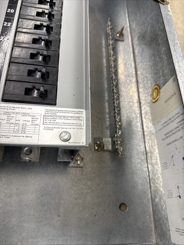 Cutler Hammer 100A 100 Amp 3 Pole Phase 277/480V MLO W/Breakers Cover & Tub - Picture 11 of 12