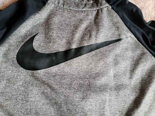 Nike Boy's Dri-Fit Pullover Training Hoodie, Grey/Black, Size: Medium - Picture 6 of 13