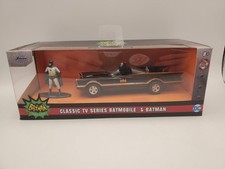 Jada Toys: Batman ~ 1:32 Scale ~ 1966 Classic TV Series Batmobile & Batman