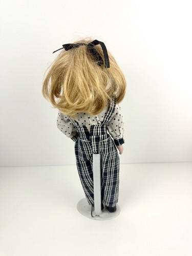 Poupée en Porcelaine Vintage de Collection Fille Blonde en Salopette à Carreaux - Imagen 4 de 9