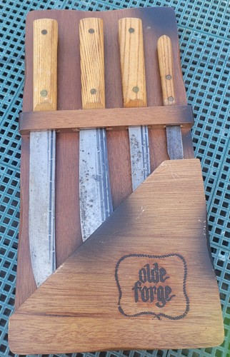 Juego de 4 cuchillos y tablero de pared Olde Forge Forgecraft Hi Carbon Steel