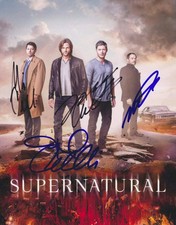 UPDATE - Did Katie Cassidy Use a Rubber Stamp on Her Supernatural Autograph Cards?  17