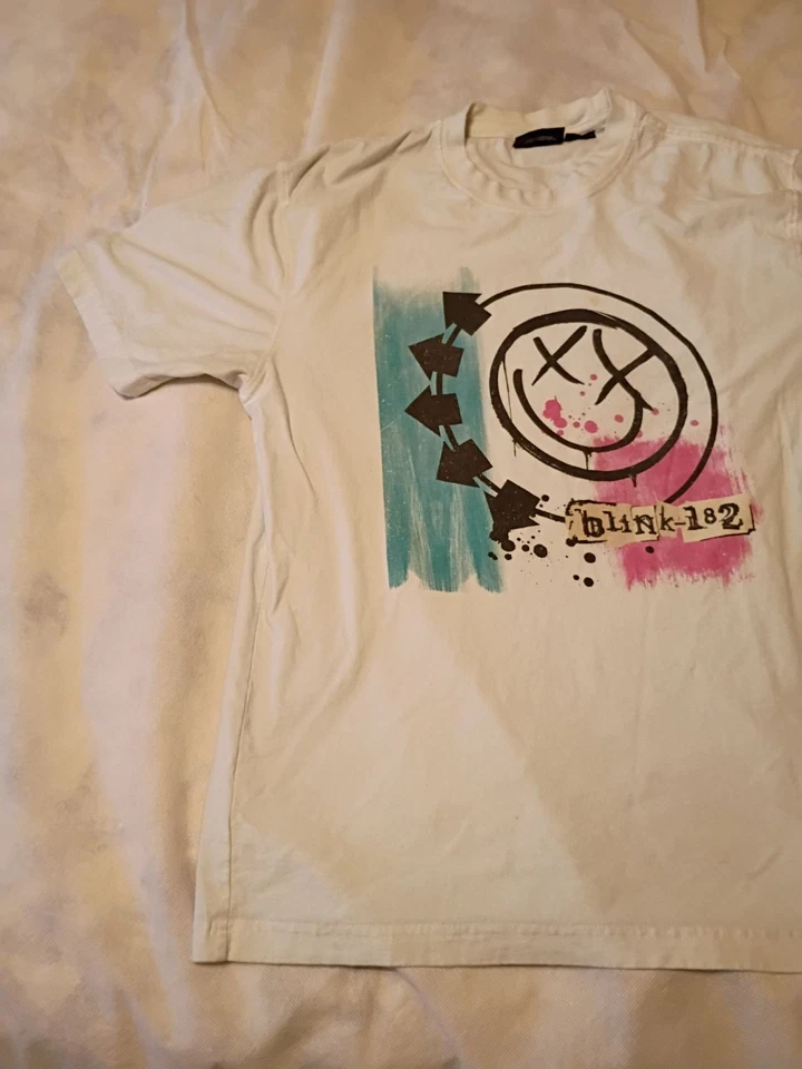 Blink-182 T-Shirt Large Band Merch 2024 Music - Image 3 of 4