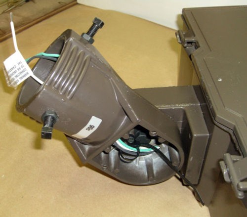 Cooper 250 Watt Flood Light Fixture With Buld HPS 120v 277v With Parts - Picture 2 of 4