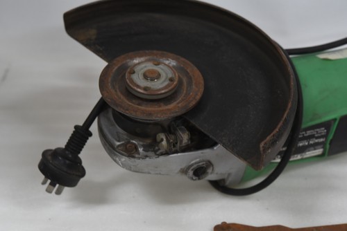 Hitachi G23SF2 230mm Angle Grinder with Key and ~10 Discs -240V 2000W Corded - Picture 4 of 10