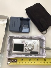 Canon Digital IXUSi Camera Charger Case Memory Card CD Cable Silver Tested Work
