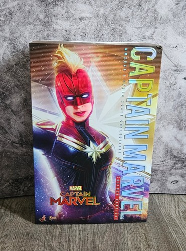 Hot Toys MISB Captain Marvel 1:6 Scale Deluxe Edition MMS522