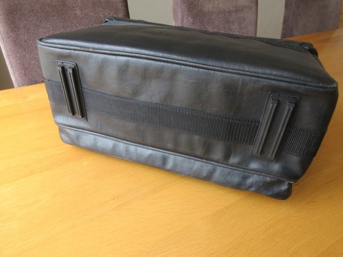 Large Vanguard Leather Type Camera Carry/Shoulder Bag - Black With Blue Interior - Picture 7 of 17