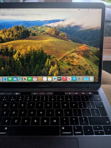 MacBook Pro  13-inch - 2019 - 128GB SSD, 8GB RAM - FAULTY - SEE DESCRIPTION - Picture 3 of 4